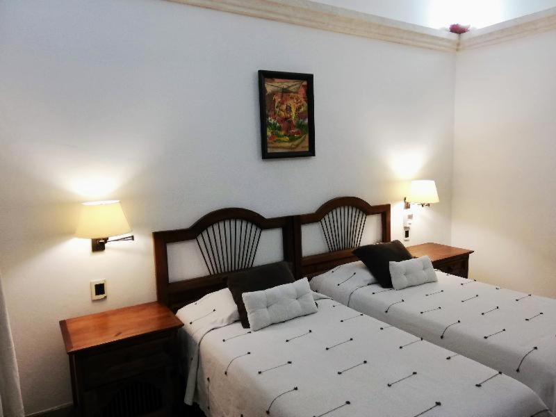 Hotel Aitana Oaxaca Szoba fotó